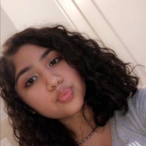 Meet your Posher, Adalisha